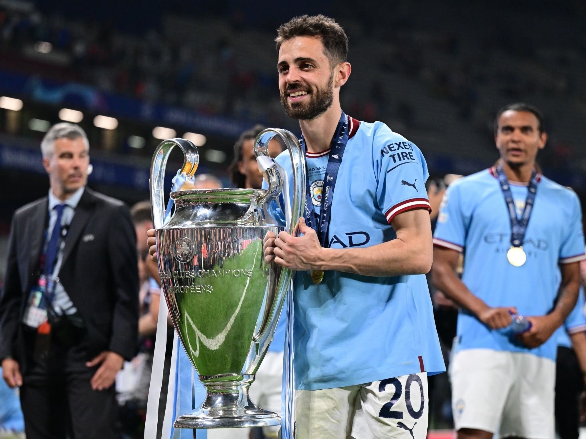 阿期报：皇马已告知B席，他不在俱乐部的计划之内。halamadrid