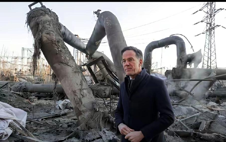 基辅这下可惨了！当地时间1月26日晚至27日凌晨，俄军对乌能源设施空袭，敖德萨、