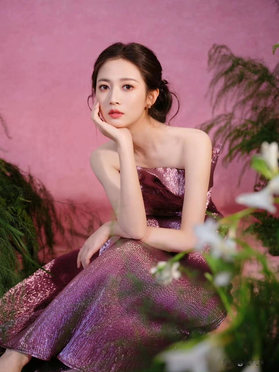 陈钰琪，90后的四川辣妹子美女演员。唐嫣工作室首位签约艺人！