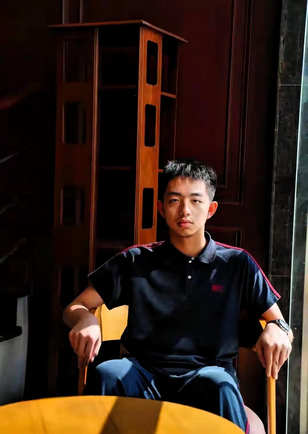 第二个韦东奕出现了！全国高考数学状元！满分少年，为没有数学天赋的人指明了方向，靠
