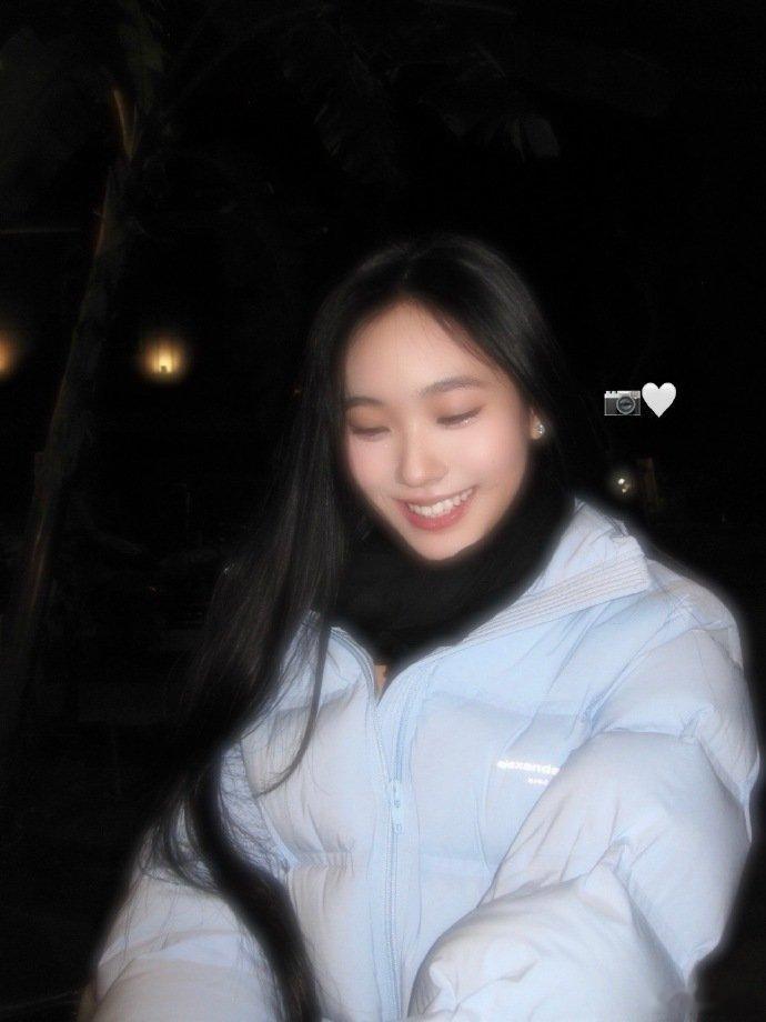 小S二女儿晒雅思成绩  小S二女儿晒雅思成绩，看得出她英语很好了哈哈哈  
