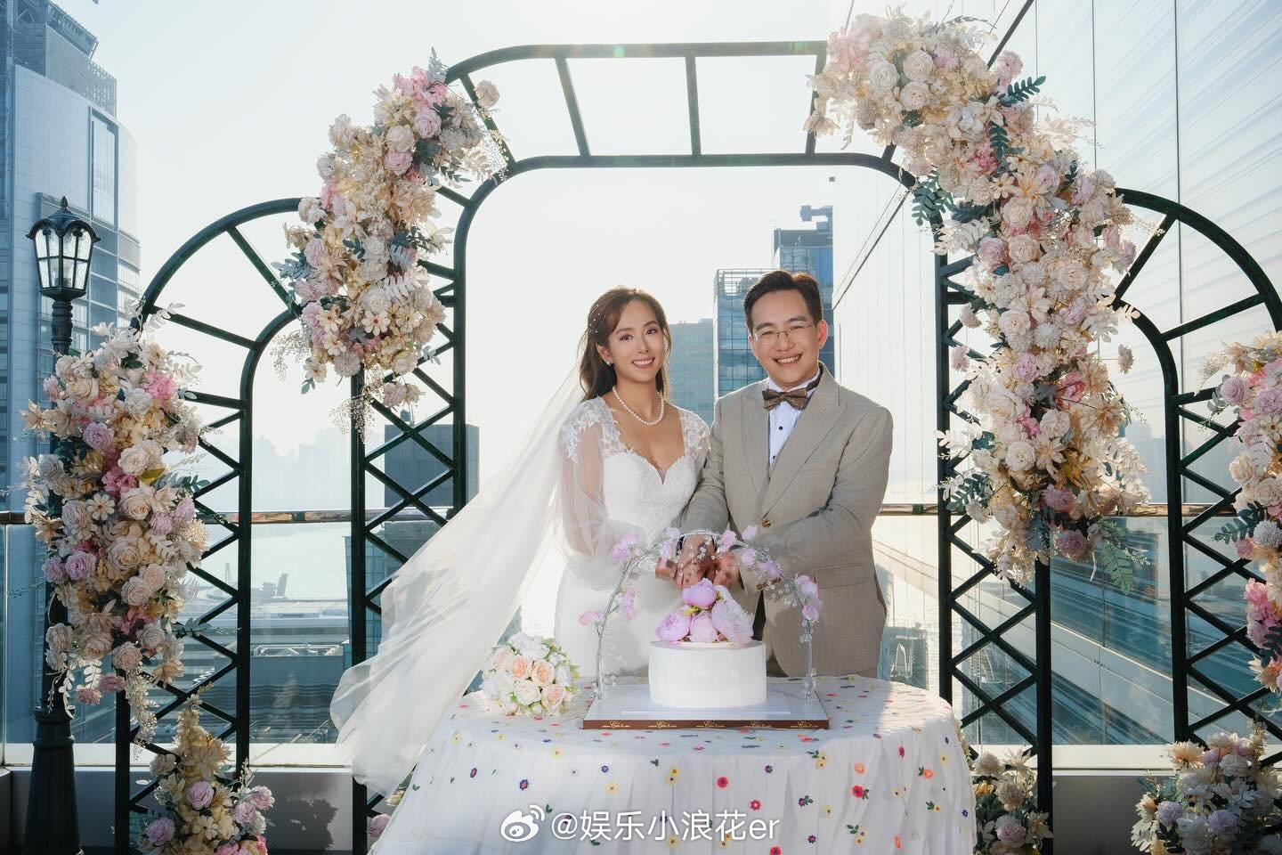 吴幸美结婚 TVB女星吴幸美晒婚纱照，宣布结婚~ 