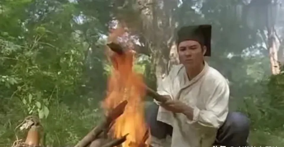 终于知道为什么现在的电视剧，看着总是不太对劲了！八十年代的那些电视剧，满满的都是
