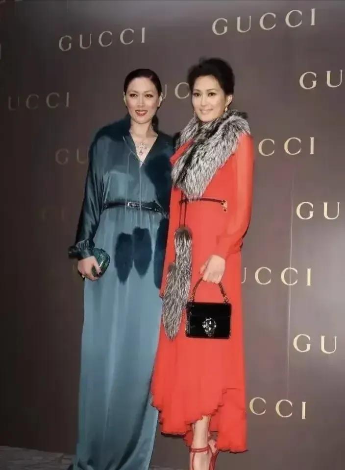 两位超模，各有千秋，你觉得谁的气质更胜一筹！#娱乐#