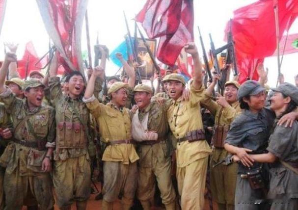 当琼崖纵队出现在四野官兵面前时，让他们大吃一惊，他们没有想到2万多名战士，全身穿
