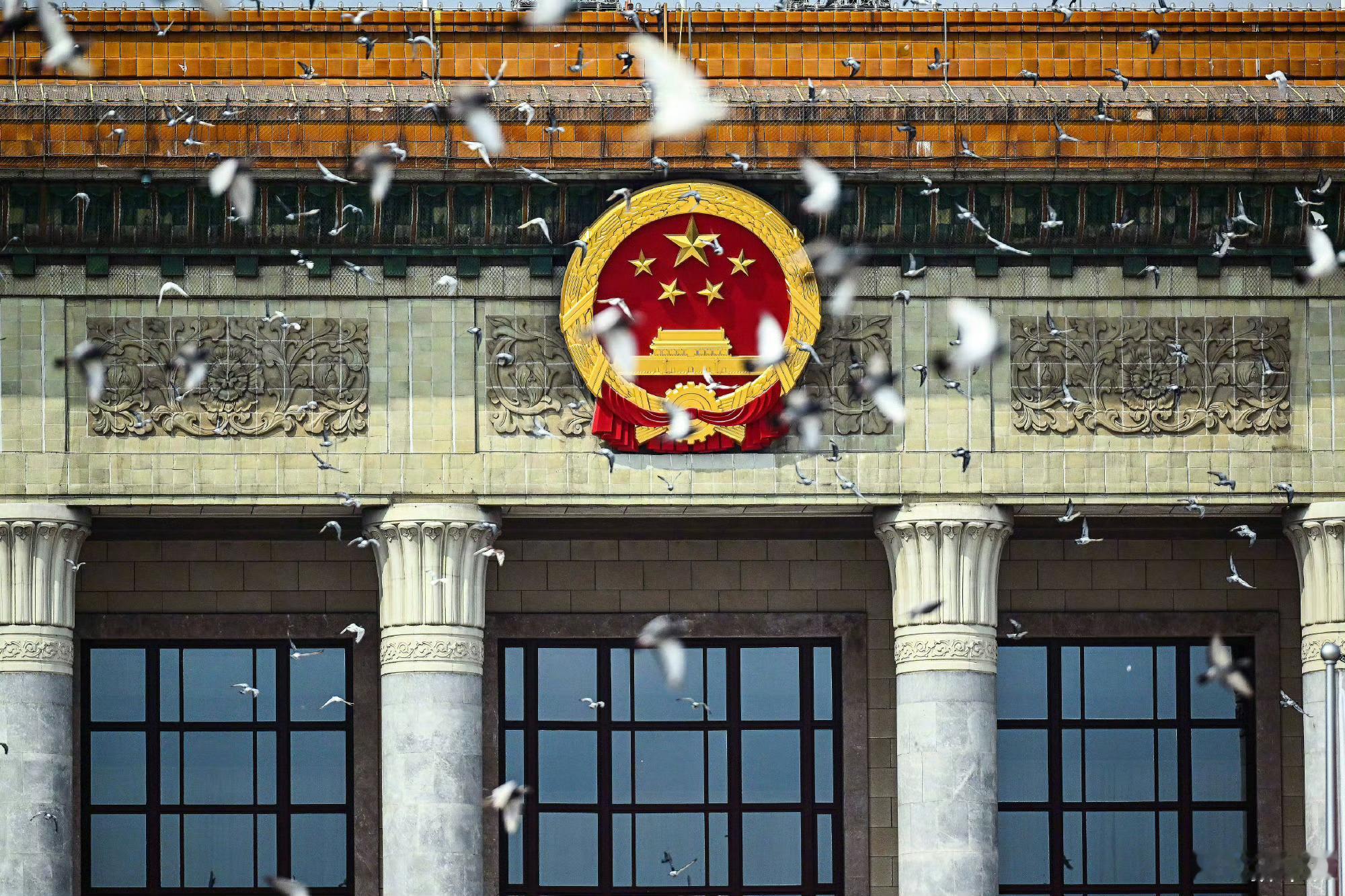 新华社出图这一张真的鲨疯了，今天新华社雀食秒了 ​​​
