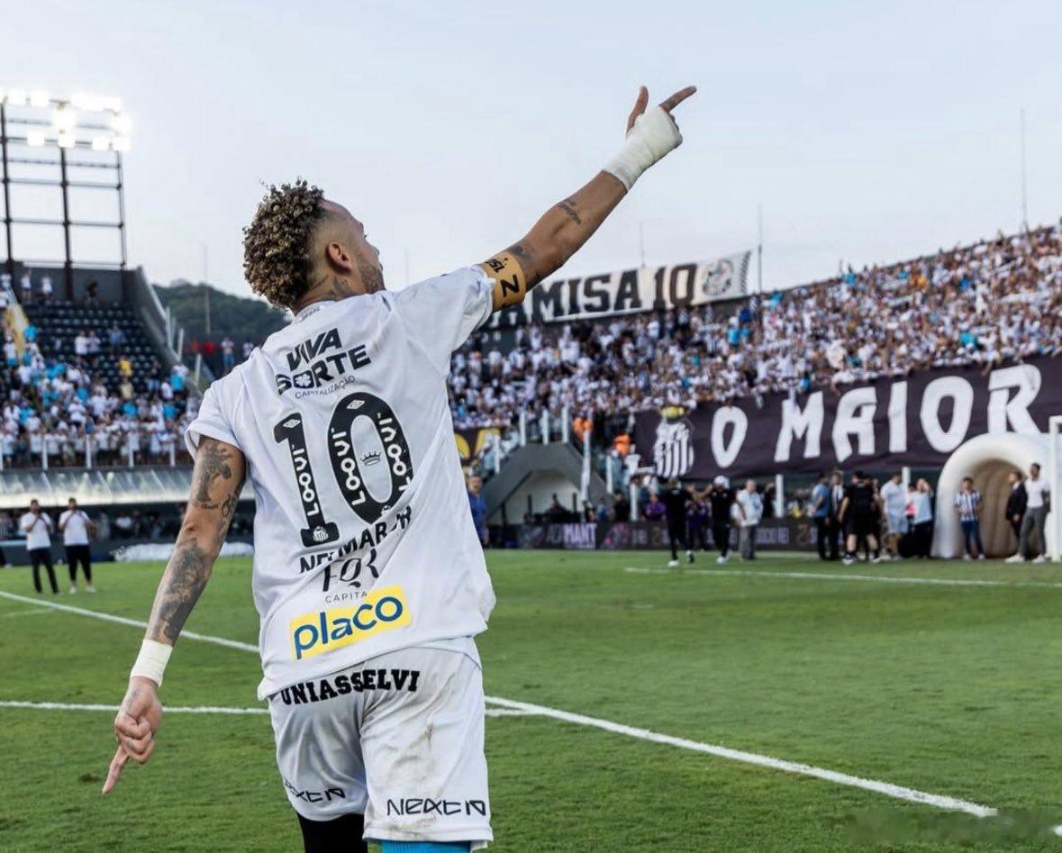 罗马诺HWG确认：33岁内马尔与桑托斯续约一年名记罗马诺用标志性的“Here W