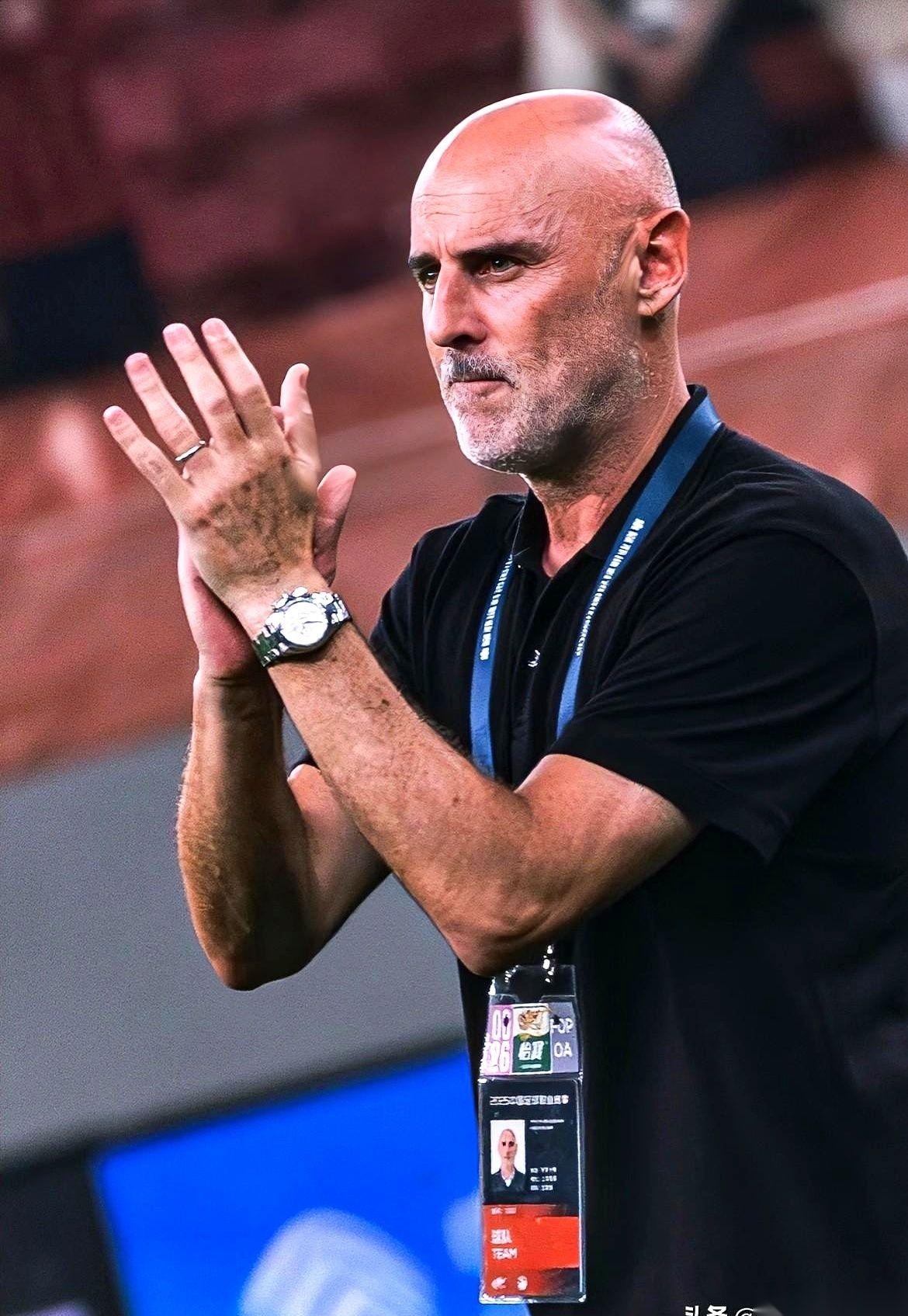 别的不说，下赛季亚冠，咱们中超又少一个直通精英赛的名额。
昨晚饭局，一个在亚足联