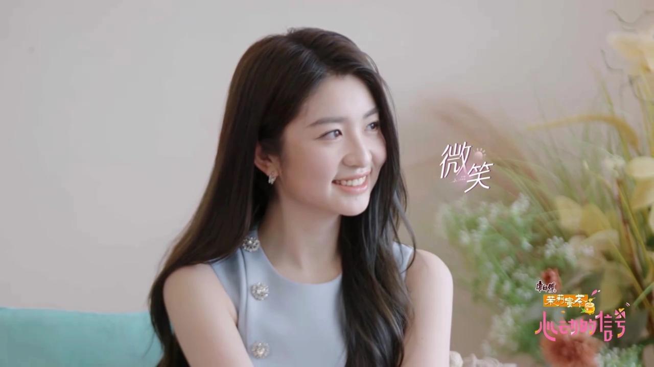 《心动的信号》第8季，上海甜妹徐如蓝（女四）斩男又斩女，谁能拒绝被这样的姑娘注视
