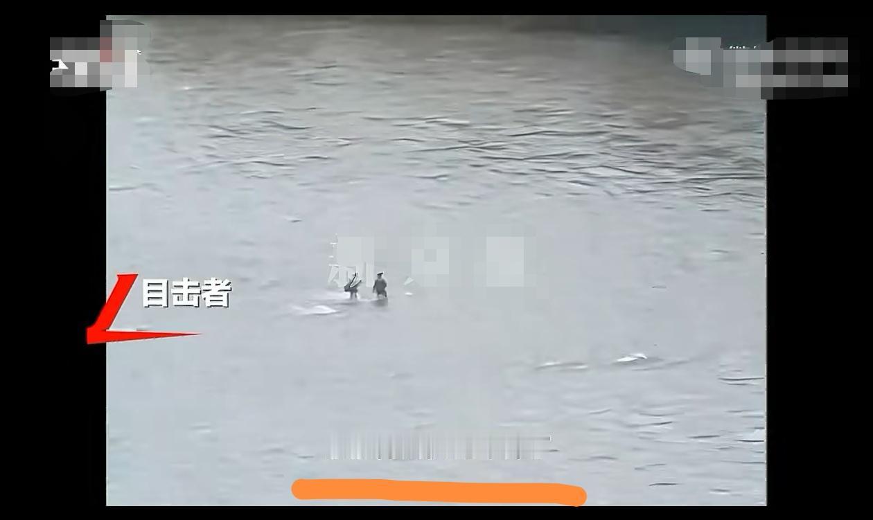 太惨了，两男子跑到河中间钓鱼，结果突遇河水暴涨，两男子双双溺水身亡！
事发湖南张