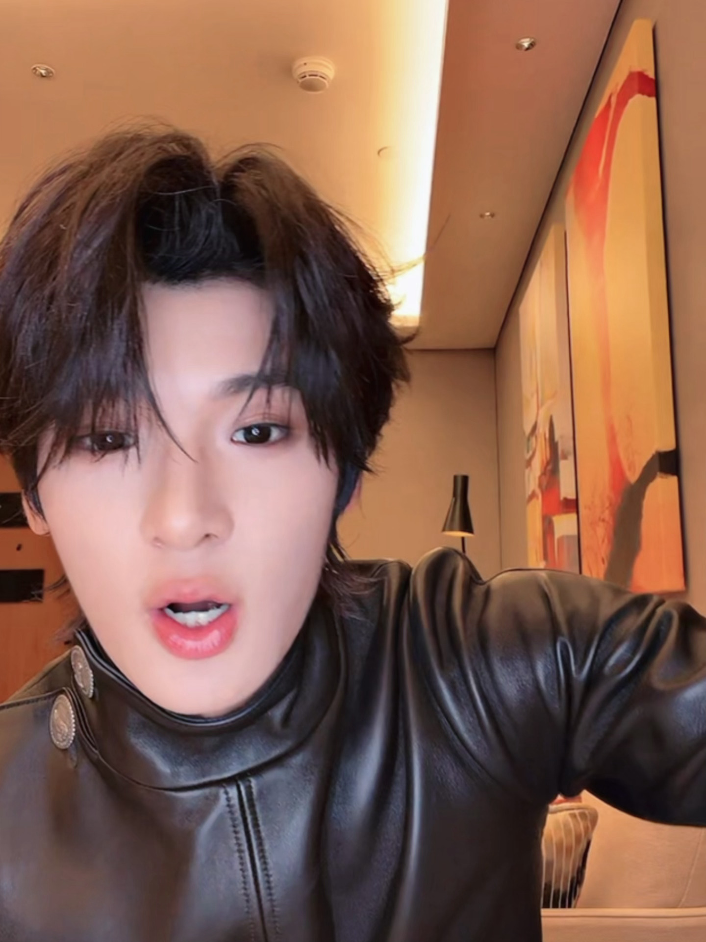 “娃爱你 ( ˘ ³˘)💋”每次讲自己不熟悉的方言都像小朋友叽哩咕噜第一次学讲