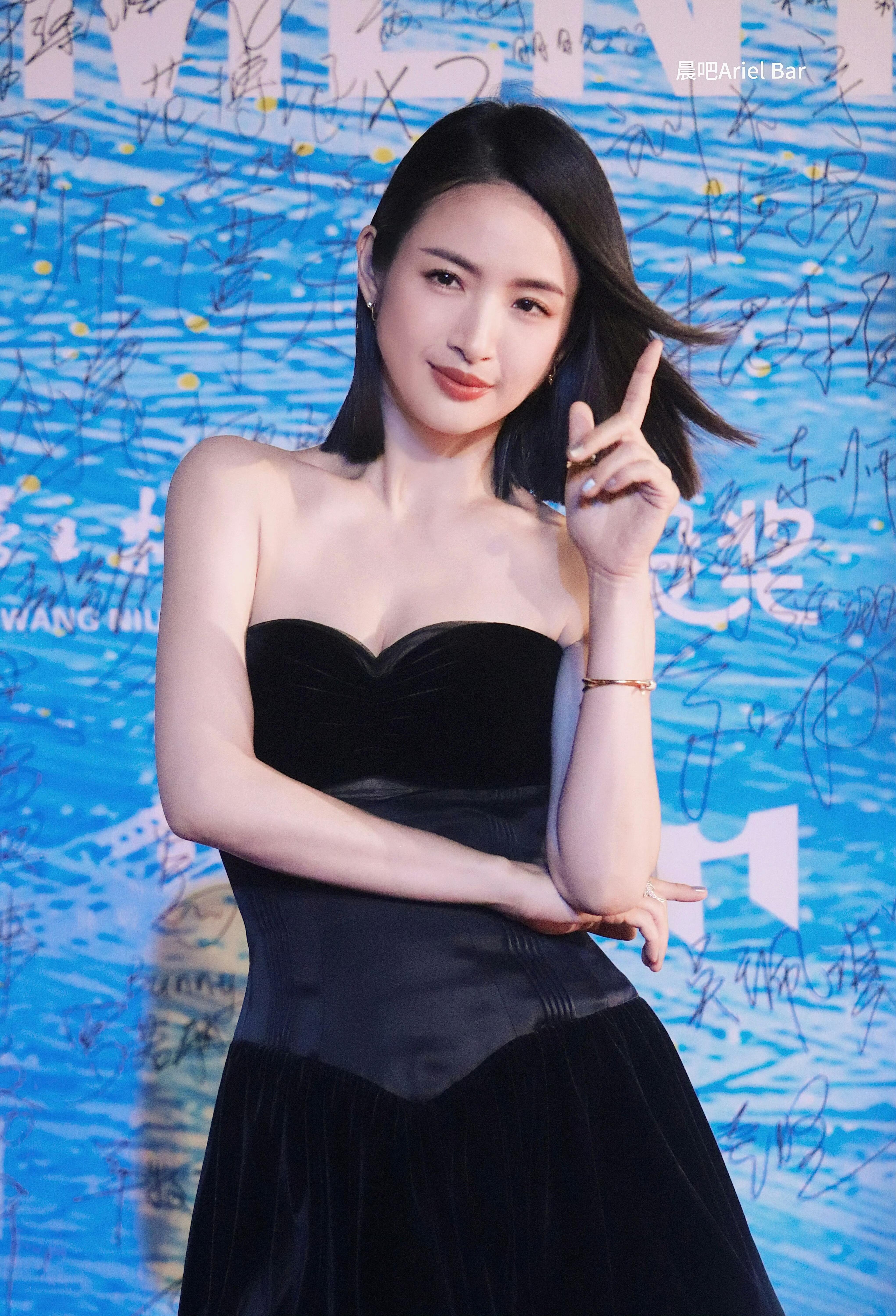 林依晨、柯佳嬿今天在平潭参加两岸青年影展🤍✨都好美啊✨ ​​​