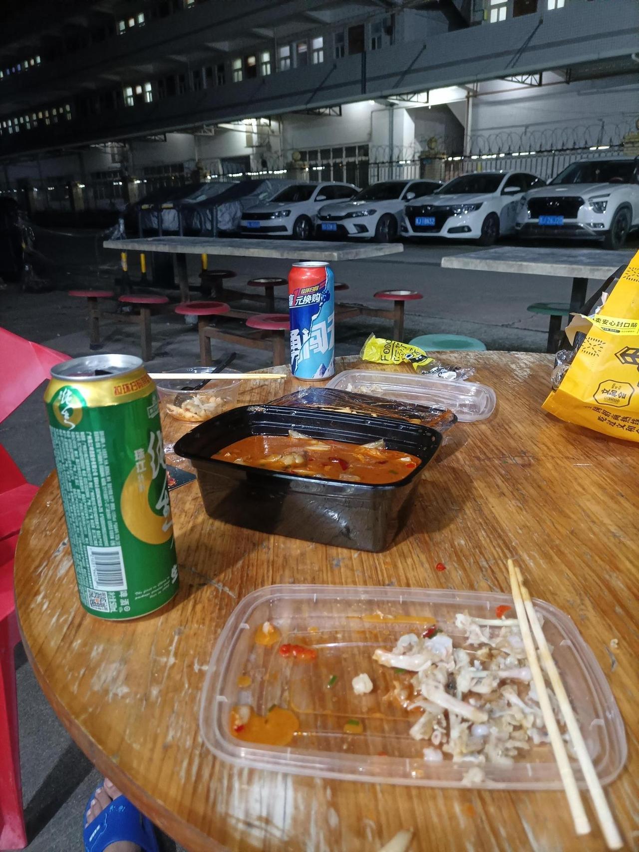 夜宵吃的是情怀吃的是人生
