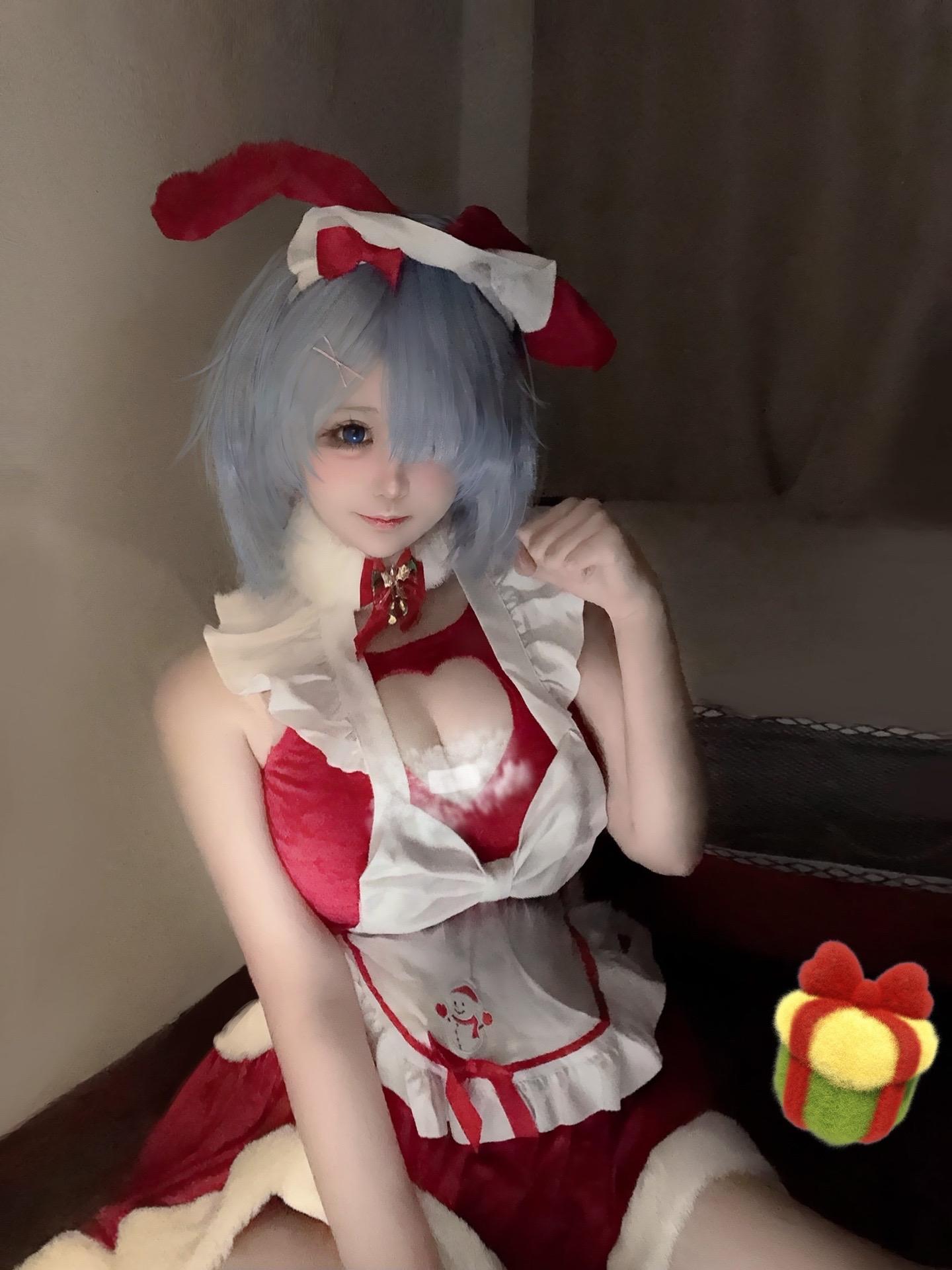 圣诞节要和喜欢的人过  比如你咯。