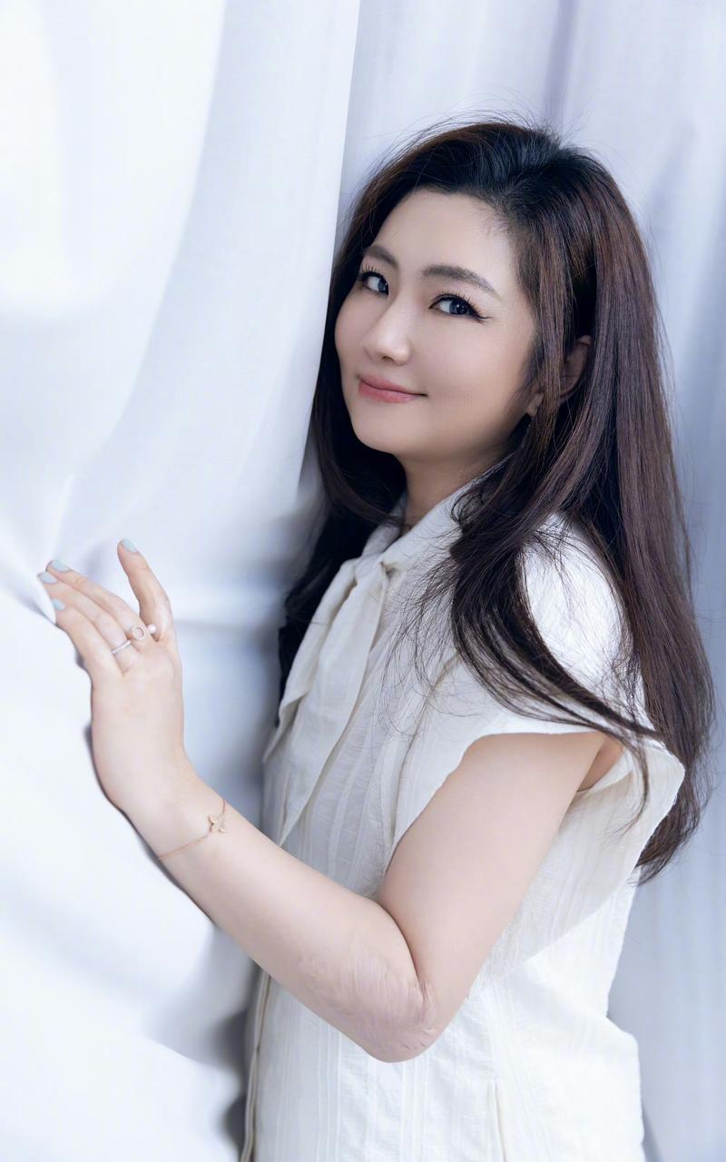 44岁的 Selina （ 任家萱 ），“幸福肥”得也太幸福了！很多年前，Sel