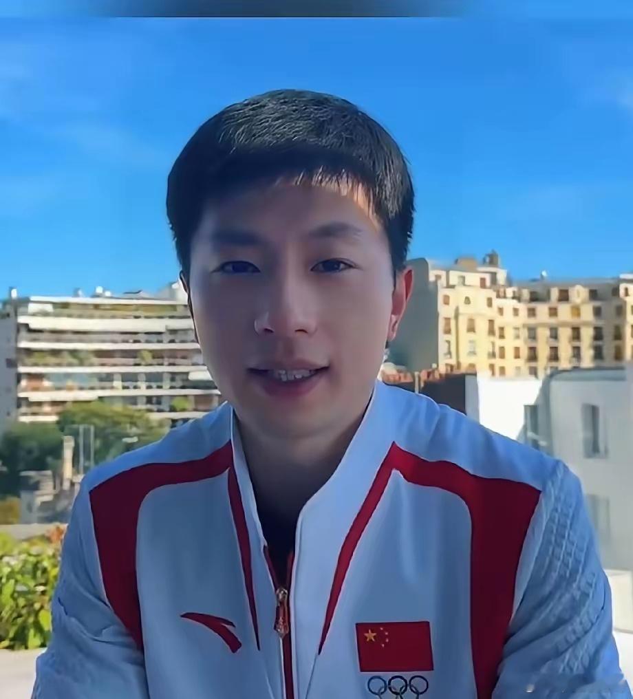 大头在发言中，公开点名赞扬马龙、许昕。他说：太令人敬佩了，38岁的马龙已经是乒协