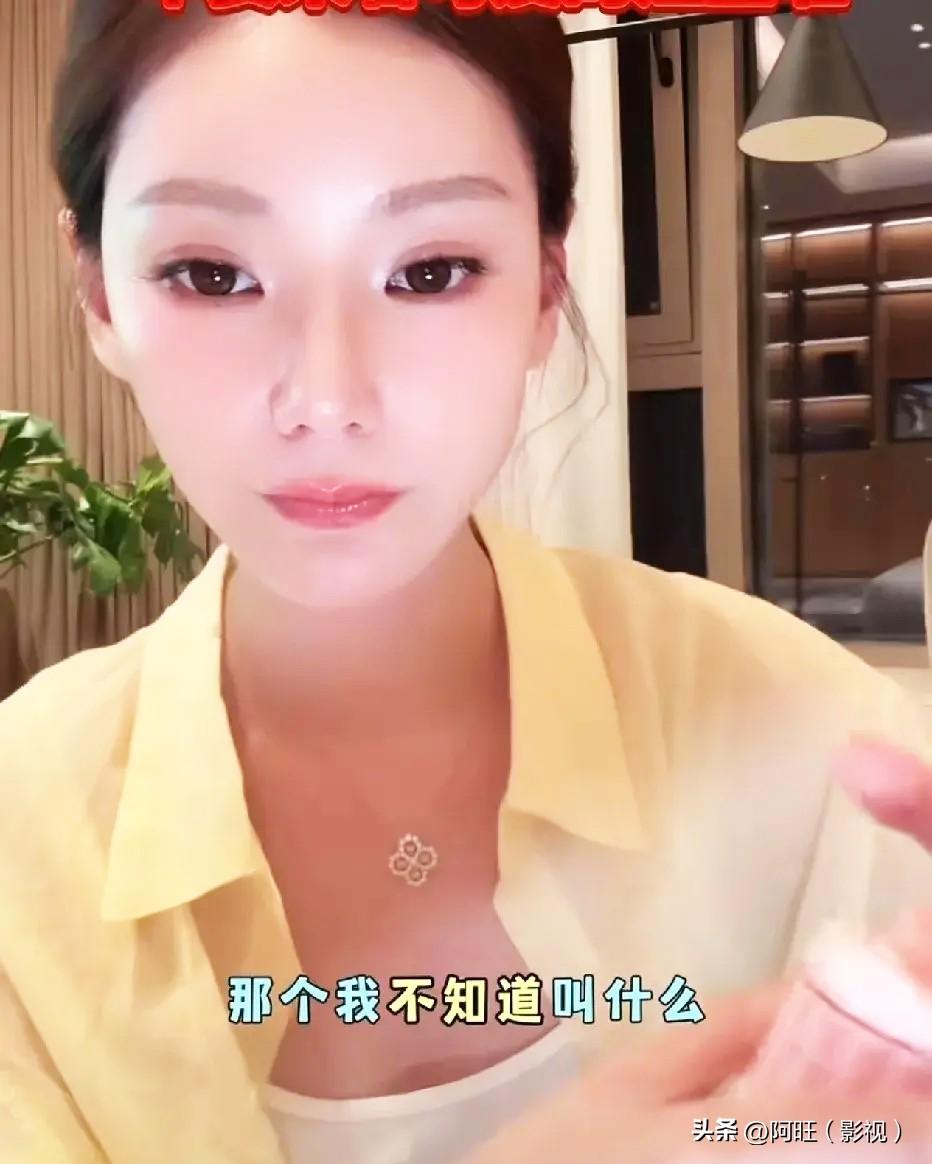 马筱梅分享了一组特别的对比照，将自己三个月大的儿时影像，和小汪宝的模样拼在一起，