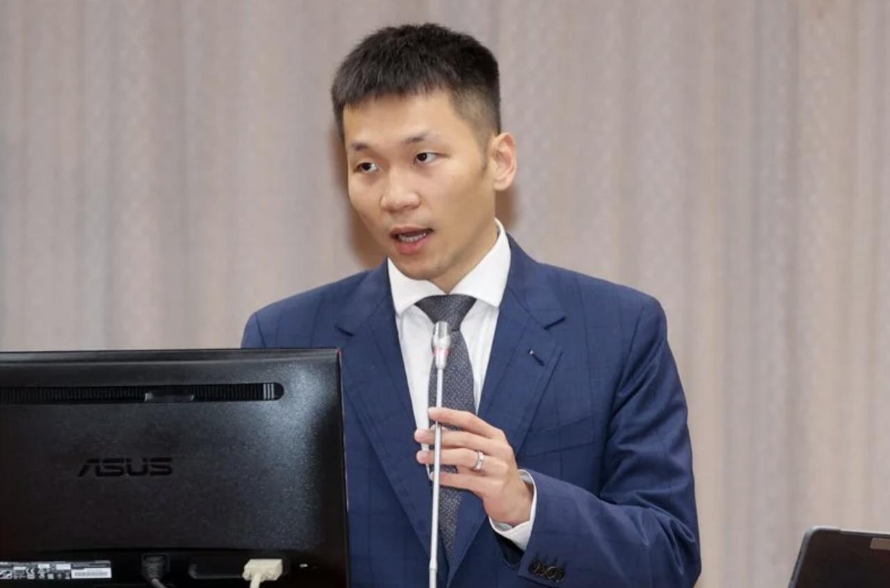 李洋：“希望中国不要害怕” 好大的口气啊！

男篮世界杯资格赛，上月第二阶段交手