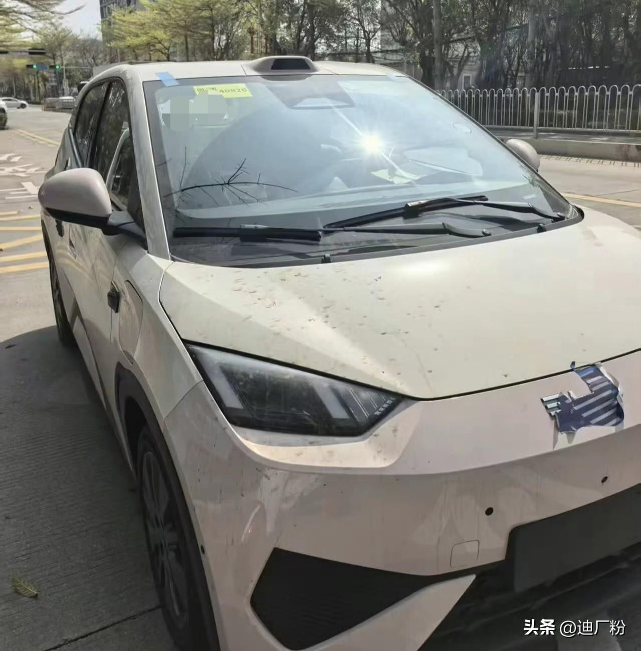 比亚迪海鸥激光雷达版实车来了！

近日，比亚迪闪充技术与二代刀片电池持续刷屏全网