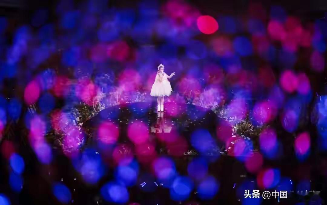 谢娜演唱会取消，一场社会性死亡 