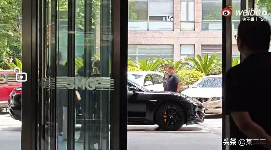 笑死我了，现在才发现肖战今天的座驾是尚界Z7t, 尚界Z7立马给代言人配车出席活