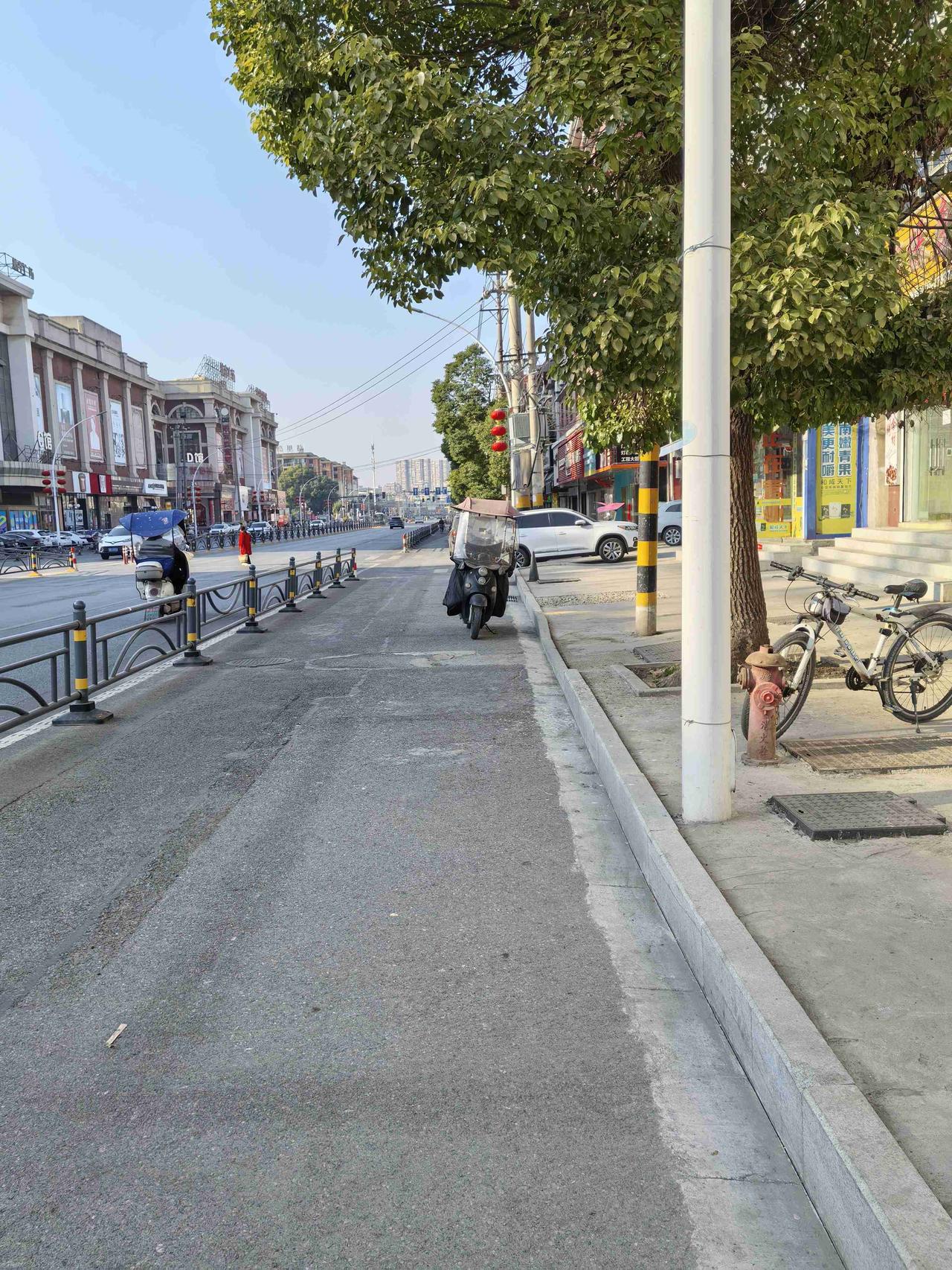 带定位晒今日生活 今天心情轻松愉快，在鄂州享受着这晴朗的天气。今晨6时气温15℃