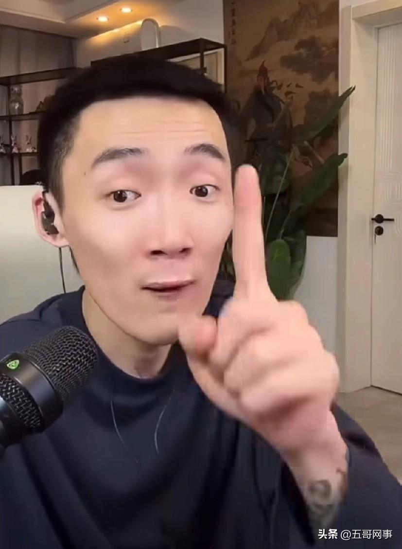 李舒克说方丈盼着二驴回来直播，从老狗、阿厦十万加我就想明白一件事，二驴应该是签了