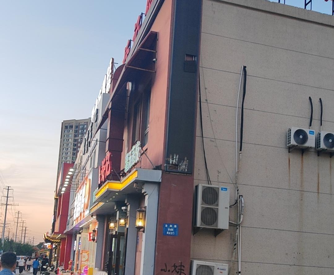 人心深处的博弈，从来都藏在无声的相处里。我们终其一生都在与人周旋，却常常困在自己