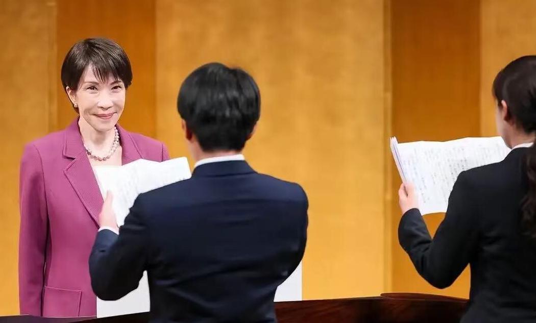 日本想谈，喊话中国

日本最近有点坐不住了。首相高市早苗公开说，希望推动美国和伊