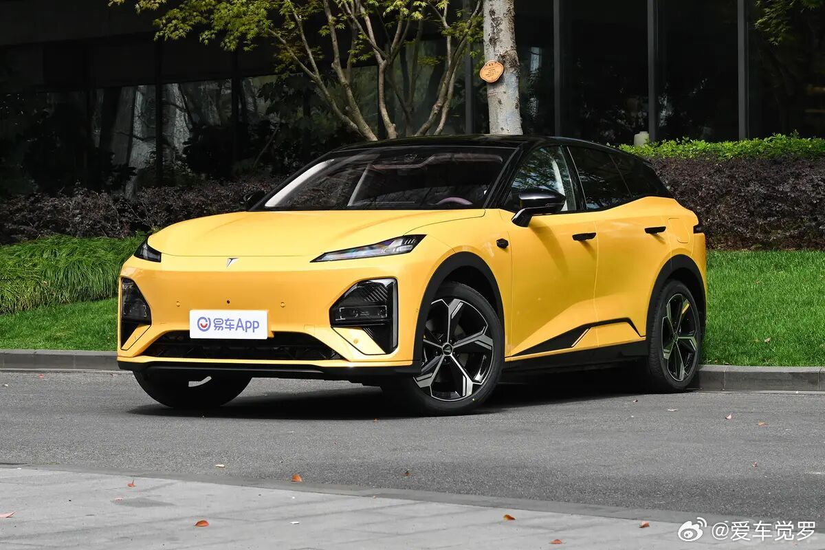 深蓝S07华为乾崑激光版官图发布4月7日，深蓝汽车发布了深蓝S07华为乾崑激光版