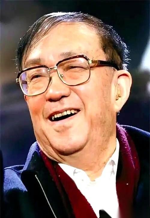翻开中国电影史的旧账，谢晋这个名字是一座绕不过去的高山。
但鲜为人知的是，这个拍