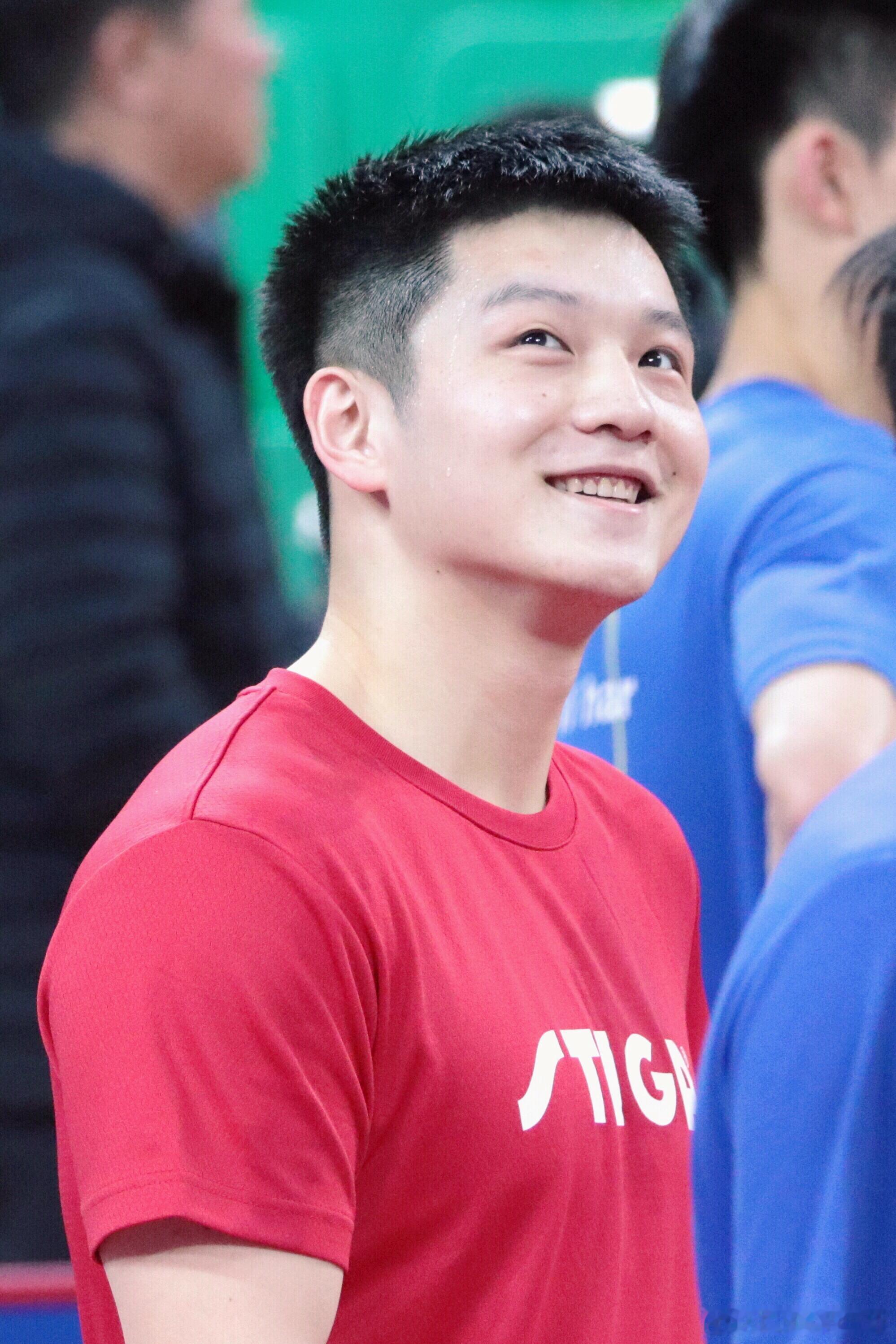 樊咚要把笑永远挂在脸上