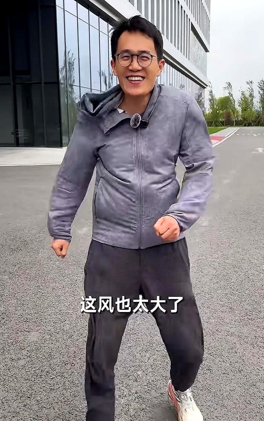 刚刚！王腾新公司完成数千万种子轮融资！
今日，王腾创业新公司“今日宜休”宣布完成