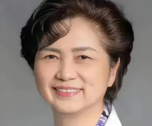 2020 年那个惊心动魄的春节，当李兰娟院士带着疲惫的声音说出 “武汉必须封城”