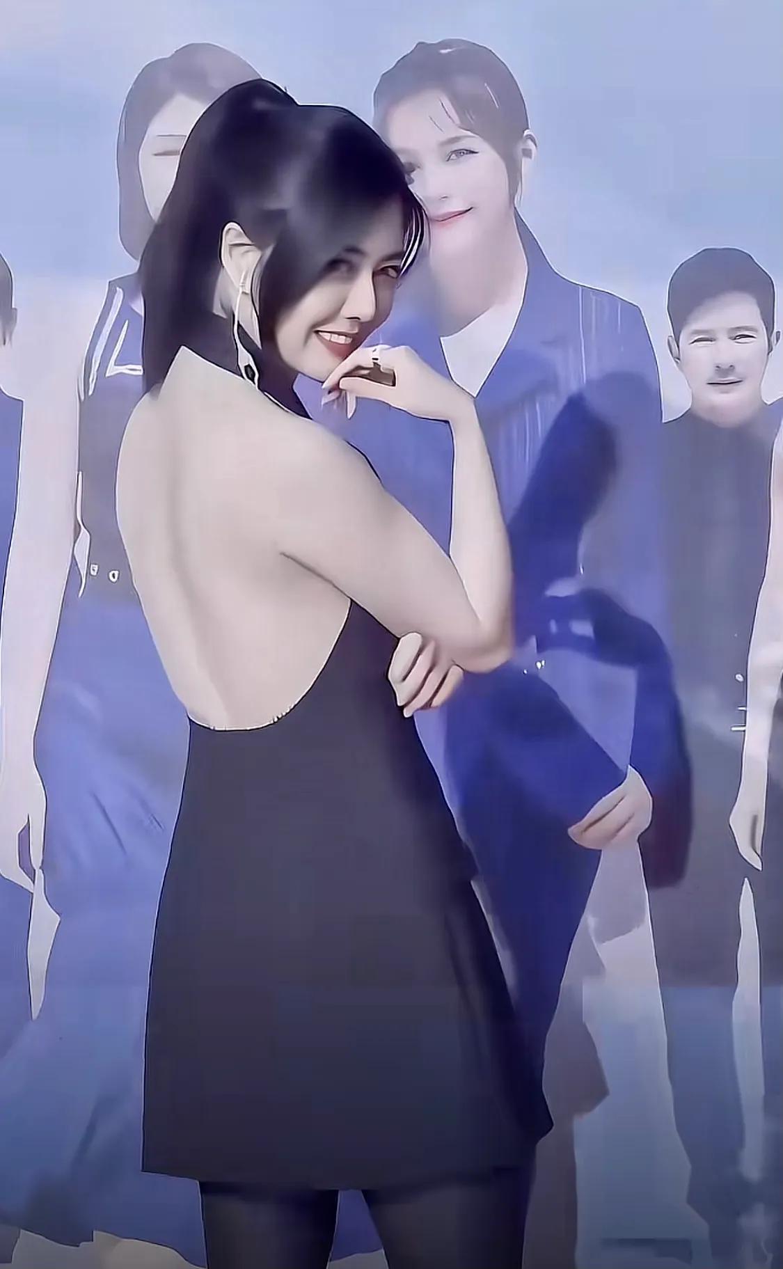 岁月不败美人，韩瑜还是这么的美。
韩瑜眼睛贼漂亮迷人好看，颜值气质俱佳，绝世容颜
