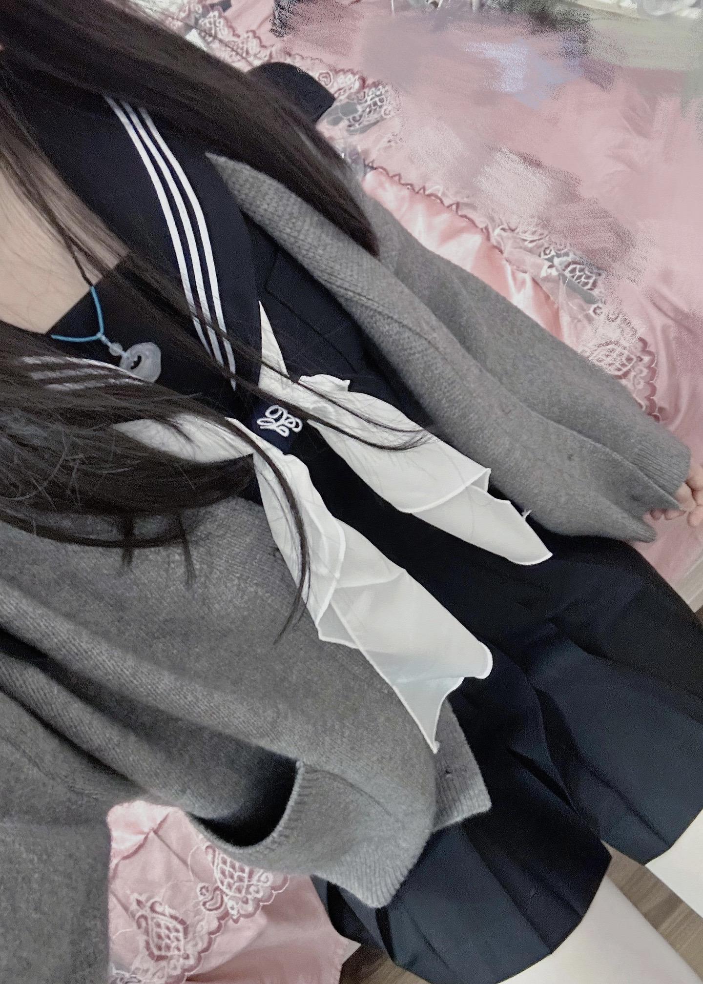 一直没告诉你我就是一个心眼很小很小的女孩子 我绝对不愿意 跟任何女孩子...