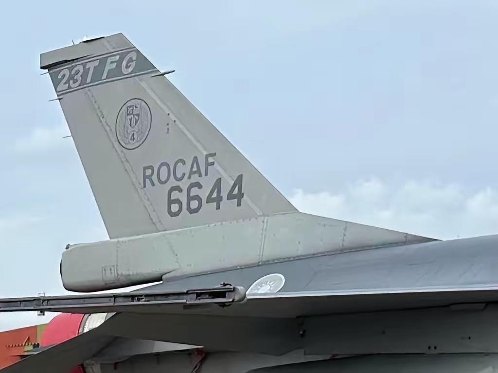 台湾地区军队“汉光”演习的第一天，也就是昨天，一架编号6644的F-16V战斗机