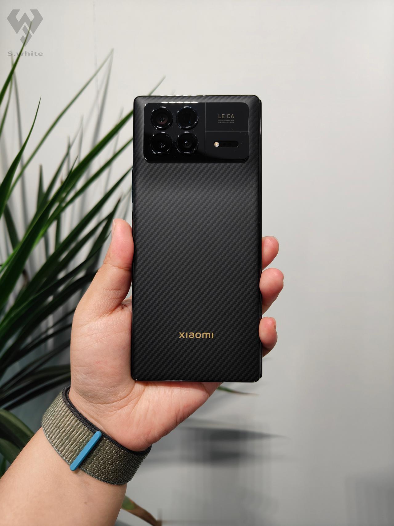 小米MIX Fold3龙鳞纤维版真机实拍
和其它俩版本同价好评
质感也不错 就是