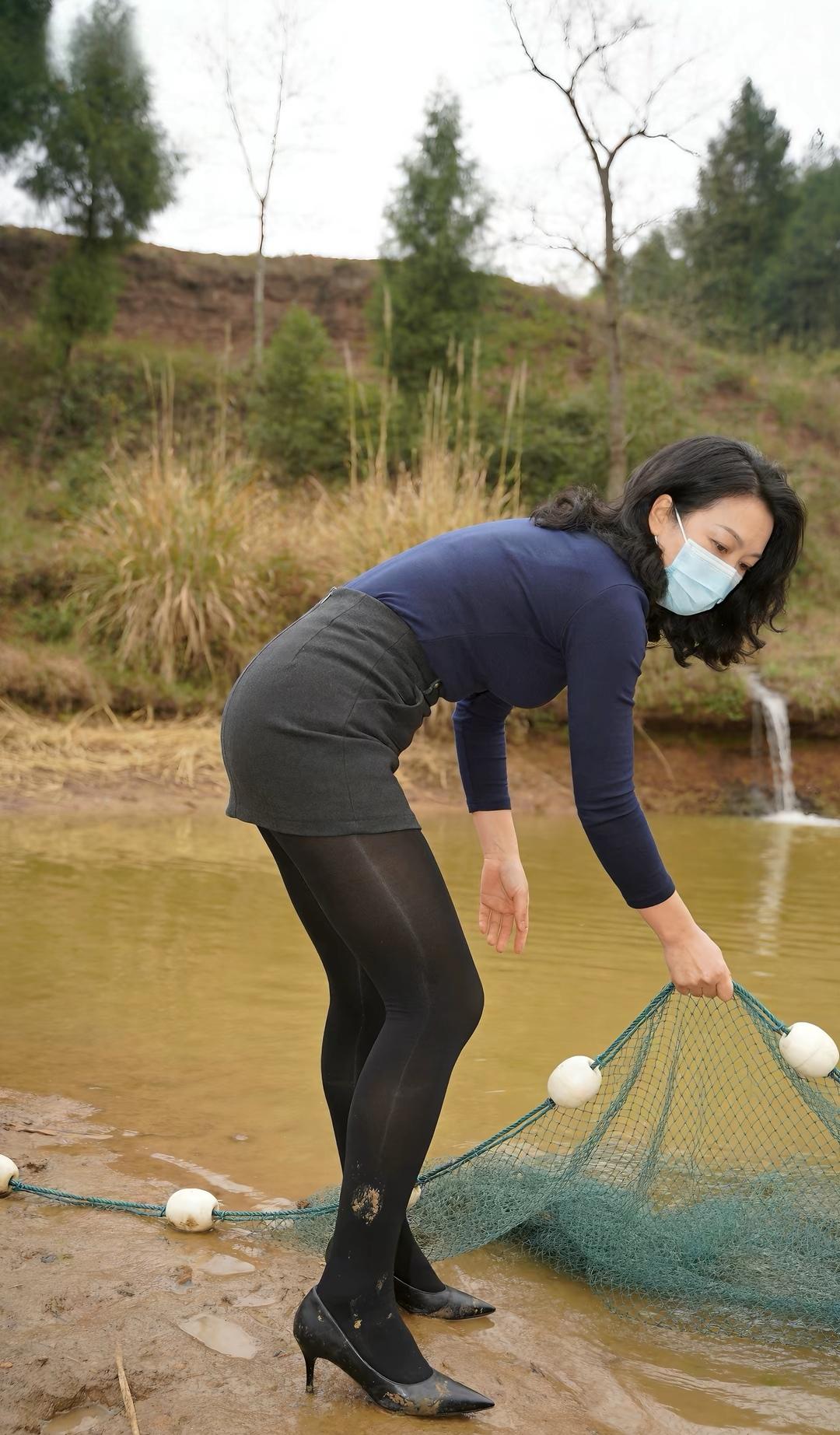 为啥许多女孩喜欢穿高跟鞋