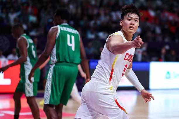 再顺着往下说，国内很多个人或者公司，遇到类似的情况，第一时间不是主动承认错误，正