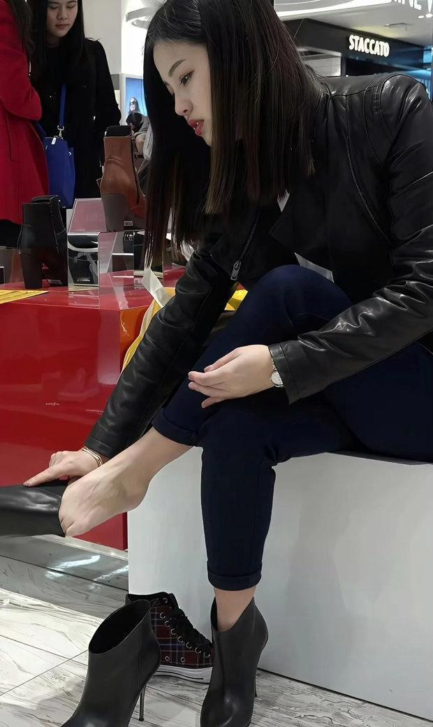 这种鞋光脚穿 不闷吗？ ​​​