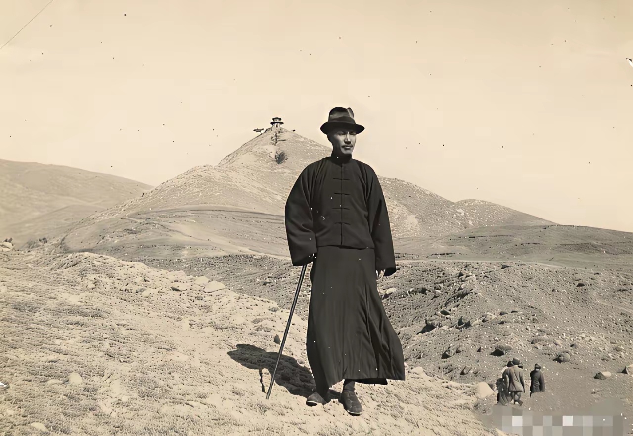 1936年，蒋介石游嵩山。不知为什么民国山上都是光秃秃的？历史