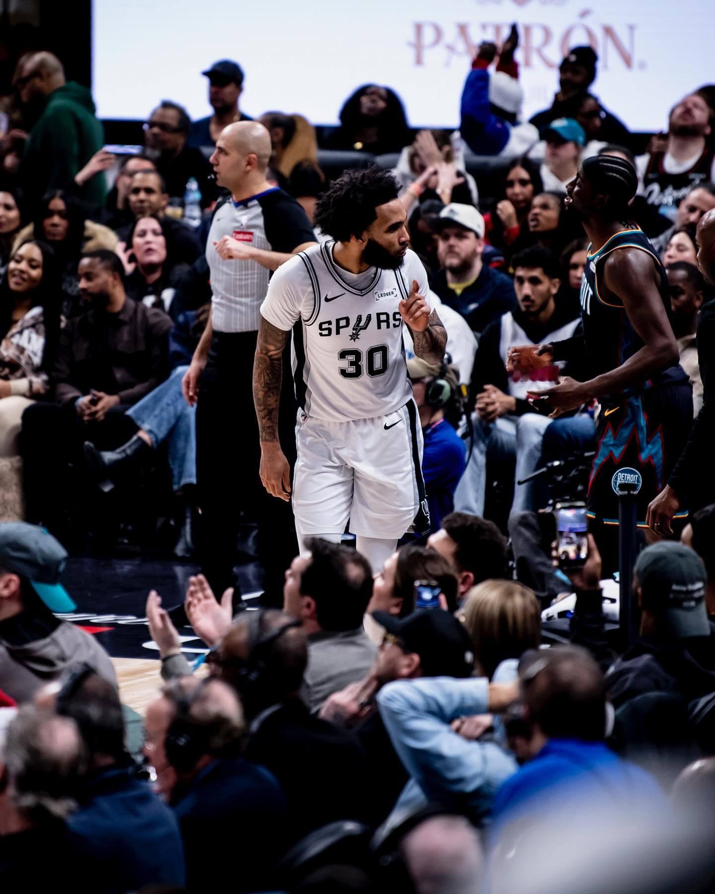 晚安马刺 畏惧暂时的困顿，即使无人鼓掌，也要为梦想全情投入，在逆境中不妥协。晚安