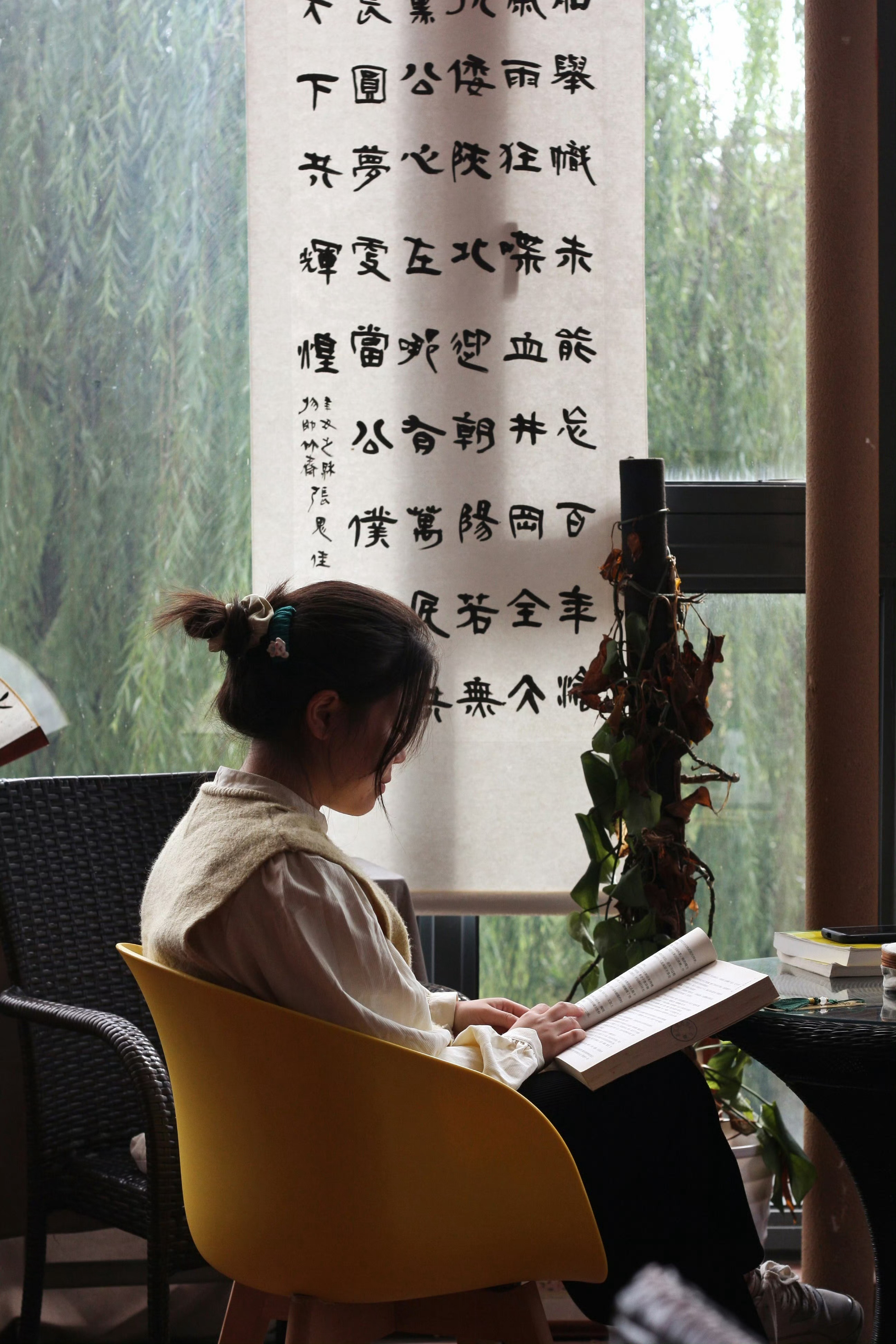 以红尘为道场，以世味为菩提，生一炉缘分的火，煮一壶云水禅心，茶香萦绕的相遇，熏染