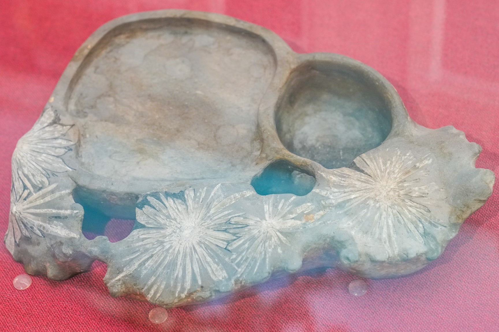 探展日志｜一方菊花砚台，见证那场改变中国的秘密会议