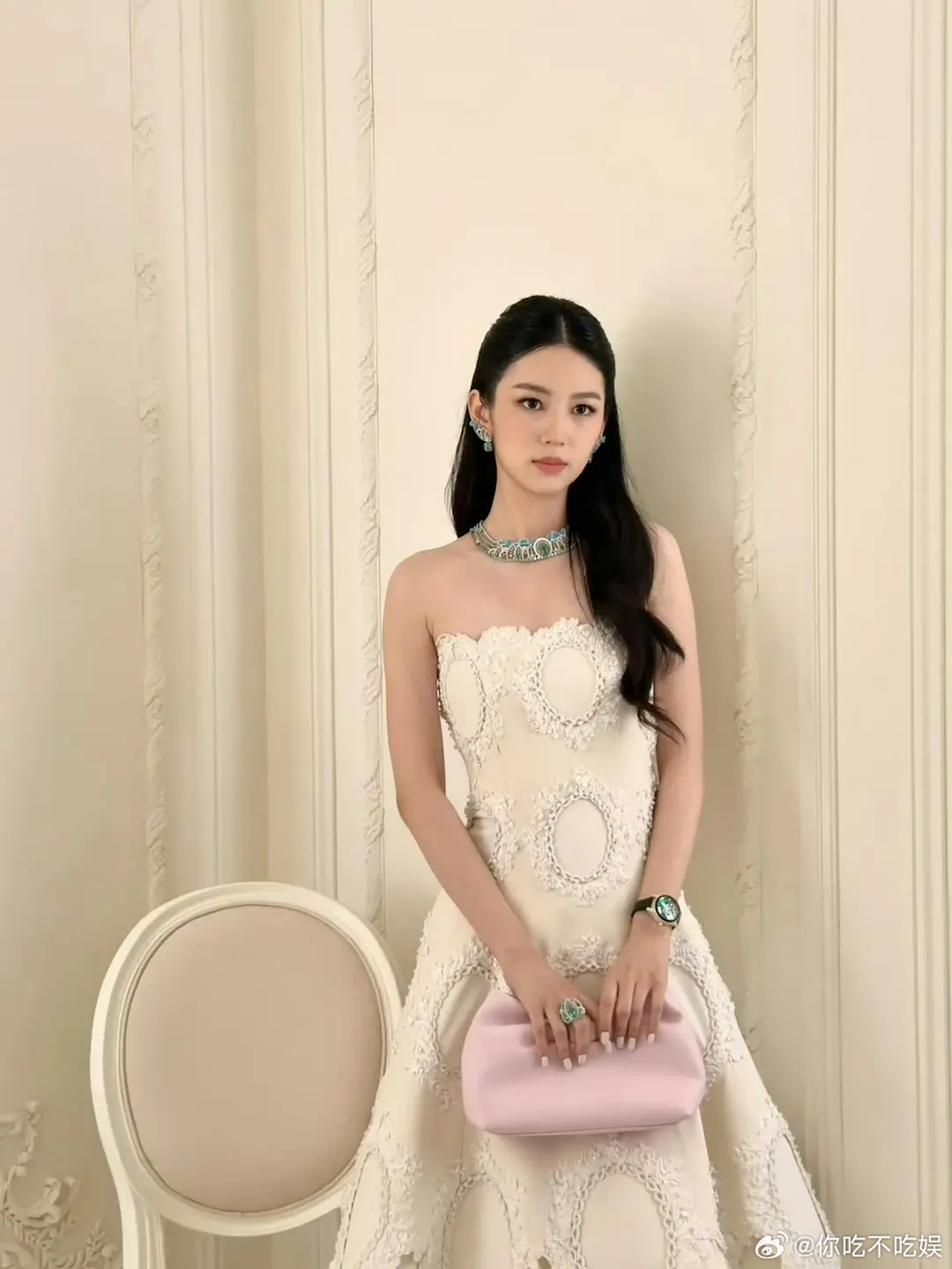 同类型妆造这次王楚然是不是更有一些氛围感？ 