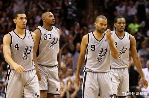 周日篮球         317：火箭VS马刺 火箭近期的比赛打得并不好，先是主