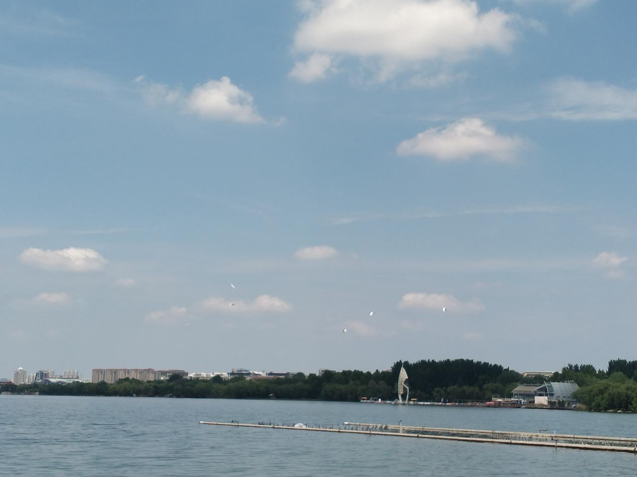 分享一张手机里的风景照带你走进鸢都湖，看看云呀云。