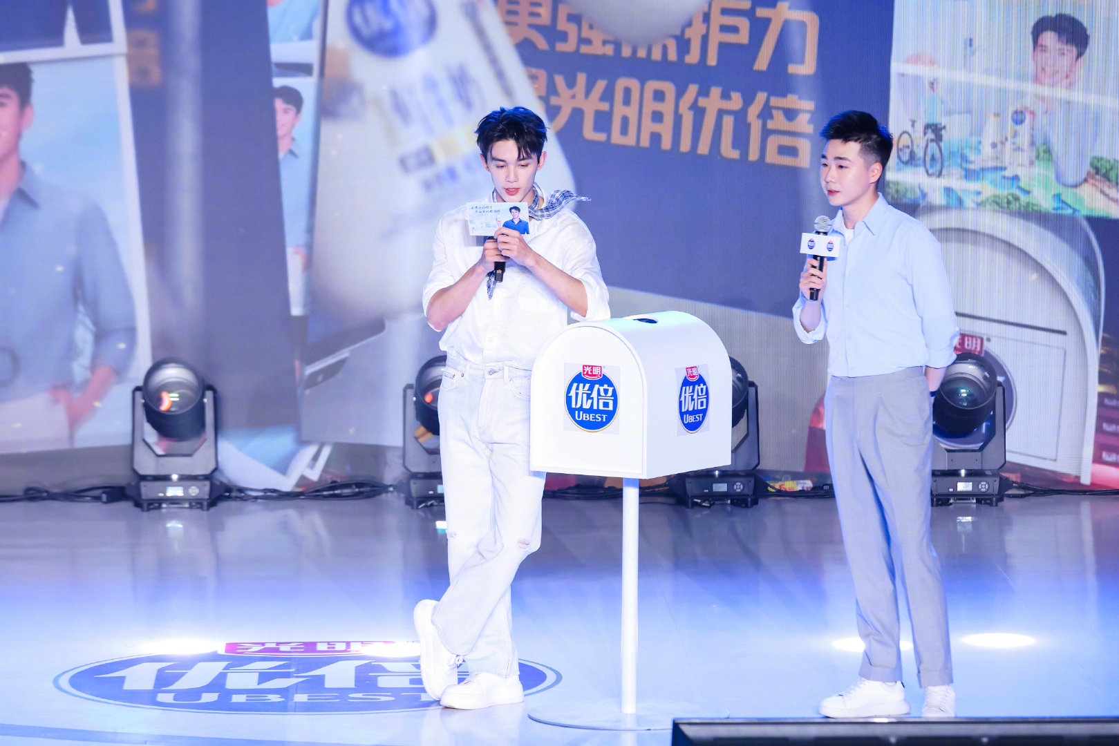 吴磊的骑行故事 一场温柔的双向奔赴，因骑行悄然结缘。滚动的心情符号，注解着每一段