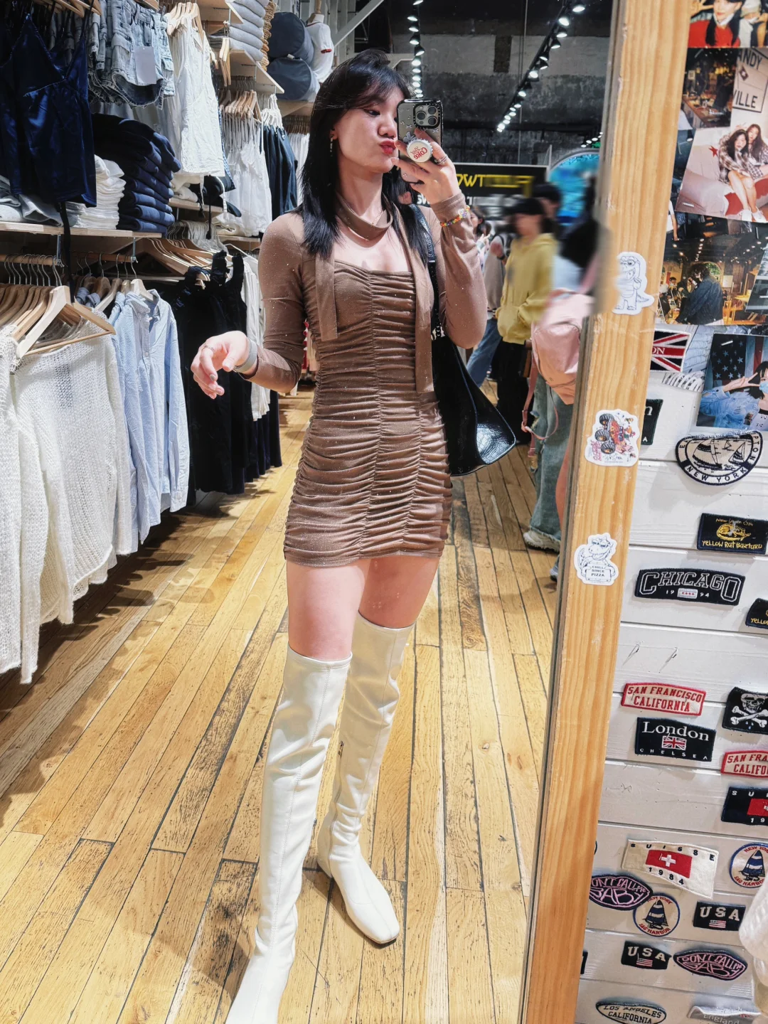 OOTD｜又是来BM看美女的一天🩵